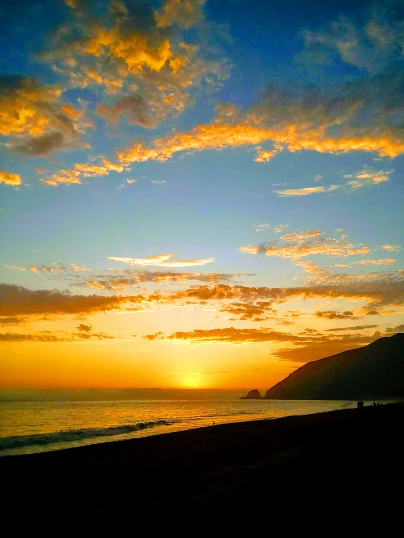 Bonus sunset picture taken one of the days I had the car. I actually did not drive the tesla to see this sunset though since I was nearly out of Turo miles at this point and needed them for the Oppo meet! But that is a turo problem and not related to the car lol.